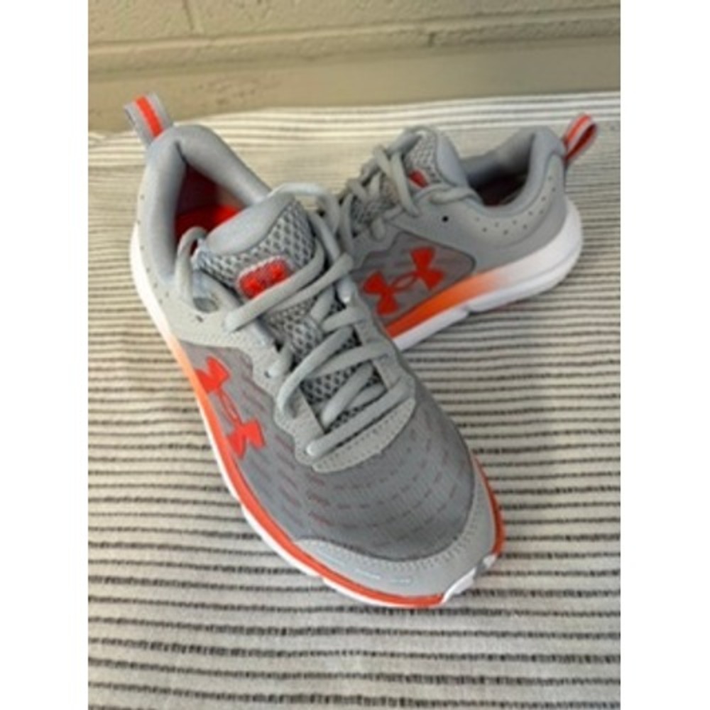 Under Armour Kids Gray Orange Athletic Running Shoes Sneakers Gym New 3.5Y